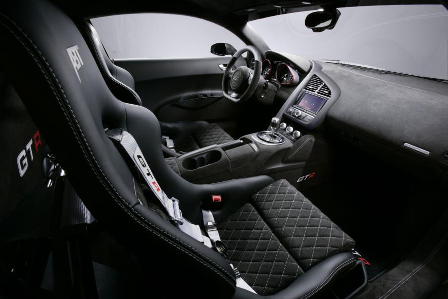 Интерьер Audi R8 GTR by ABT 2010 года  (фото 2 из 8)